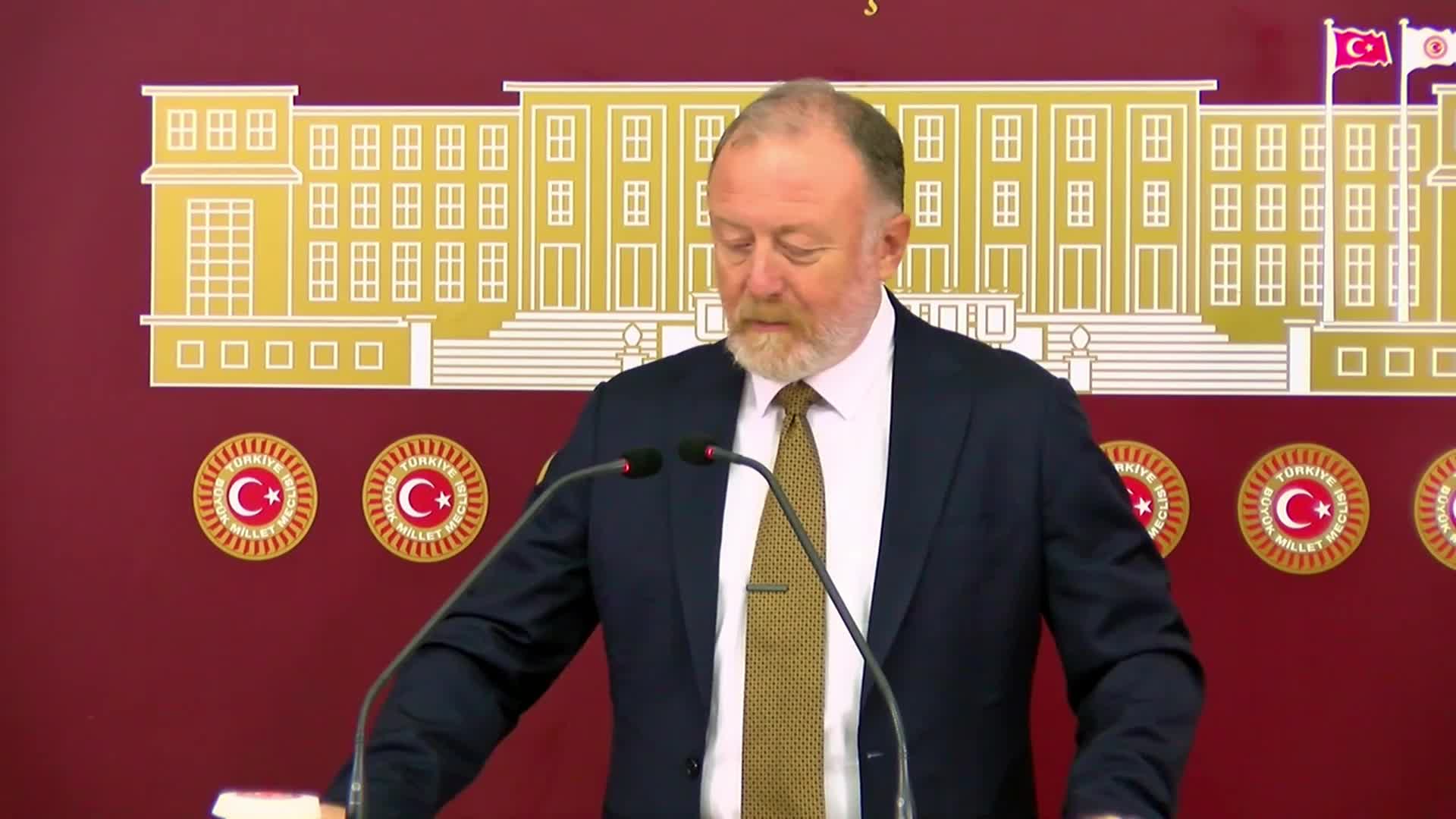 Sezai Temelli: "Bu yasama yılı artık geçmişin hastalıklarından kurtulmak zorunda"