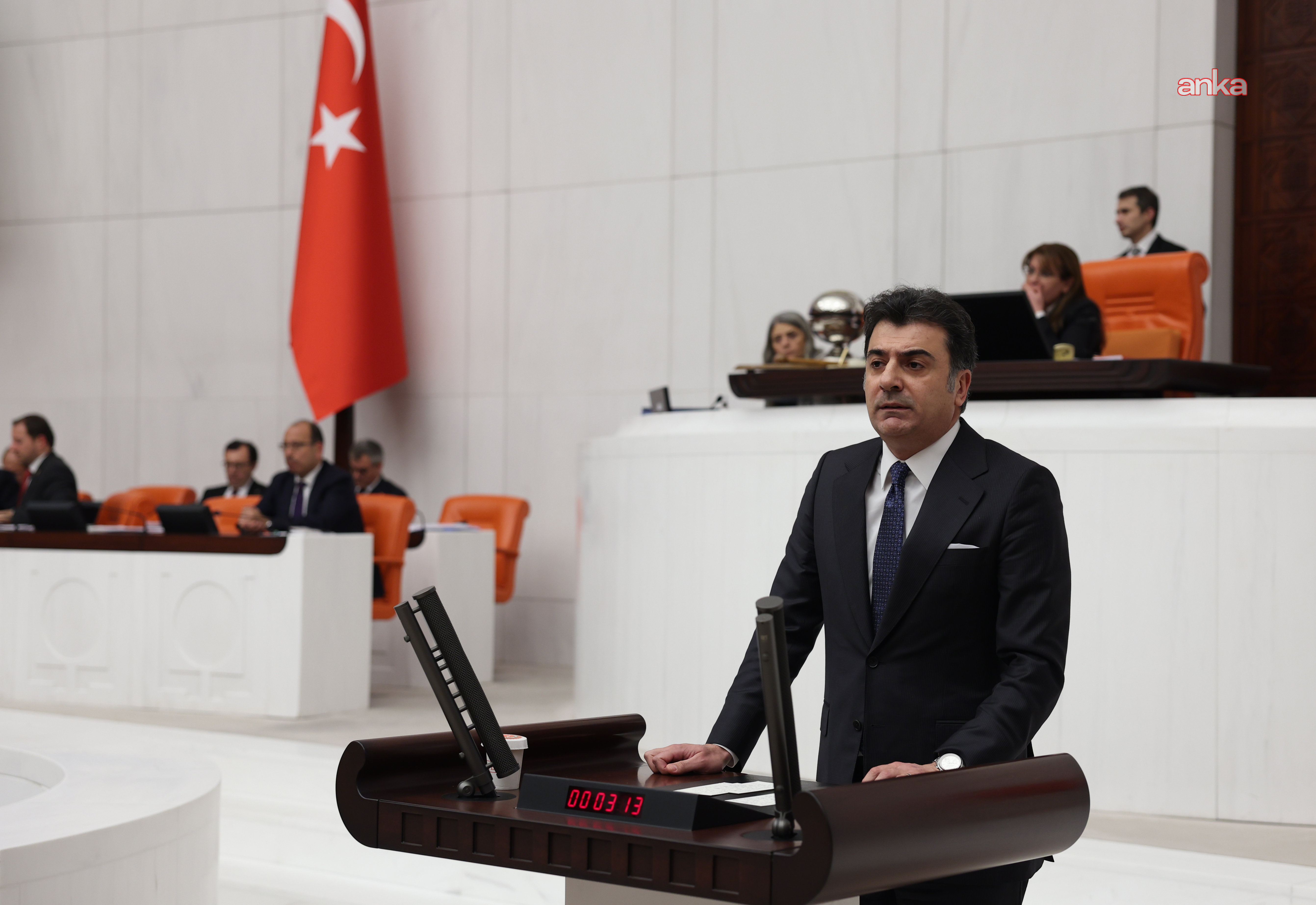 CHP'li Emre, New York'a giden Türk heyetinde AK Partili yöneticilerin yer almasını Meclis gündemine taşıdı