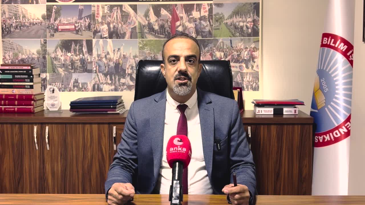 Bursa’da okulda parmağı kopan öğrencinin öğretmenine ilişkin iddia... Eğitim İş Sendikası Bursa Şube Başkanı Rona, öğretmenin "geri hizmete alınmasına" ilişkin rapor bulunduğunu öne sürdü