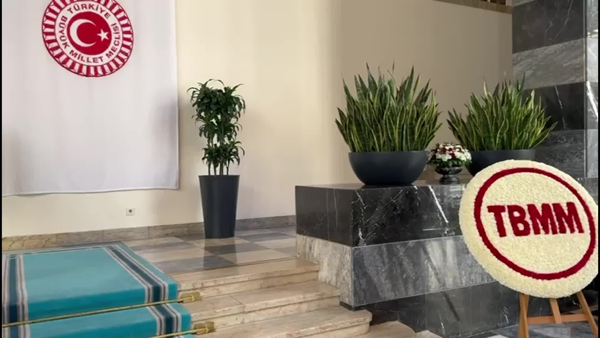 TBMM'de yeni yasama yılı açılış töreni... Cumhurbaşkanı Erdoğan'ın katıldığı özel oturumda CHP sıraları boş kaldı
