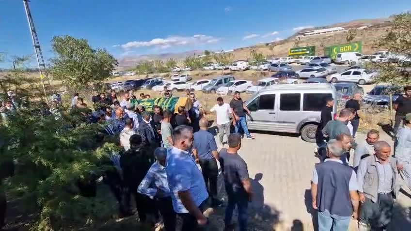 Diyarbakır’da karbonmonoksit gazından zehirlenen 4 kuzen yan yana toprağa verildi