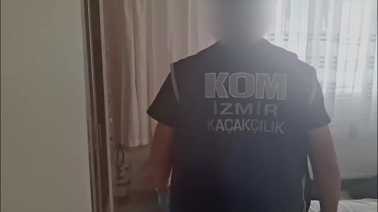 İzmir’de kaçakçılık operasyonu: 5 şüpheli tutuklandı