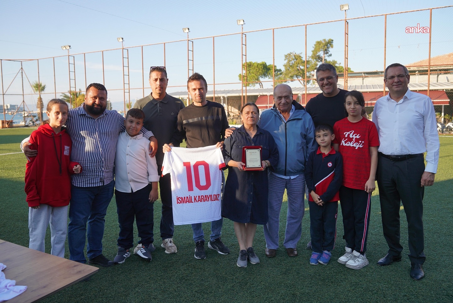 Ayvalık Belediye Başkanı Ergin, Ayvalıkgücü Belediyespor’un efsane oyuncularını andı