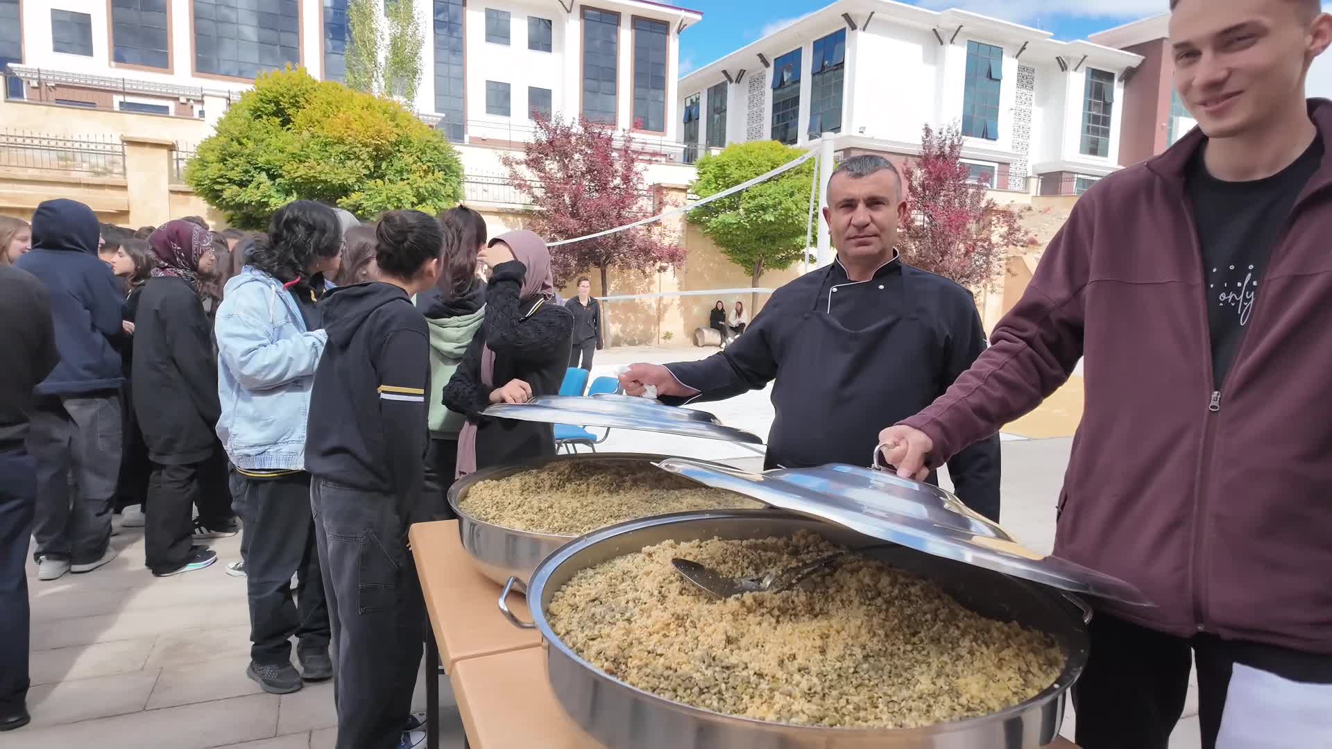 Yozgat'ta 129 yıllık Taş Mektep’te "mercimekli pilav" etkinliği
