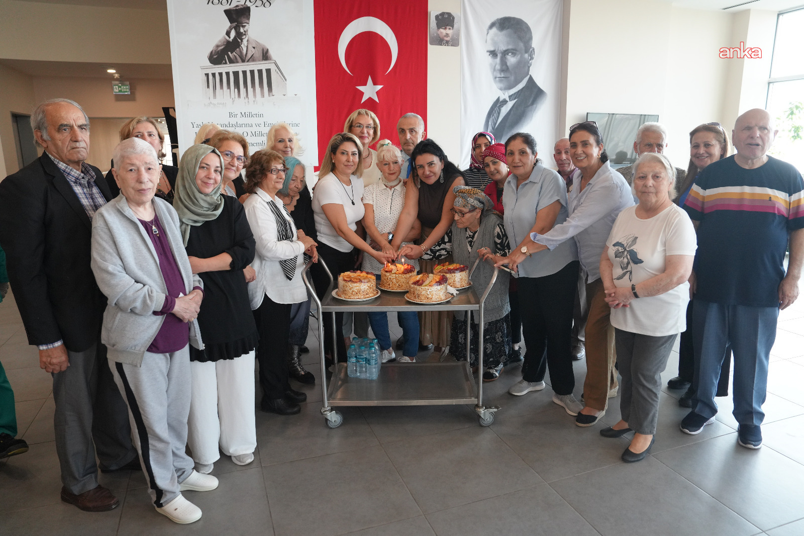 Kartal Belediyesi’nden Dünya Yaşlılar Günü’nde anlamlı ziyaret