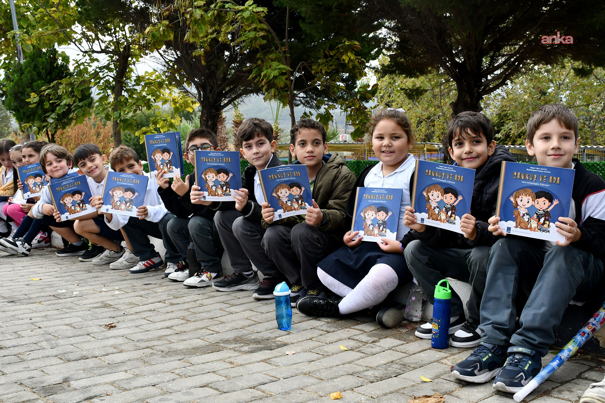 Kuşadası Belediyesi Evcil Hayvan Bakım ve Rehabilitasyon Merkezi, minik öğrencileri ağırladı