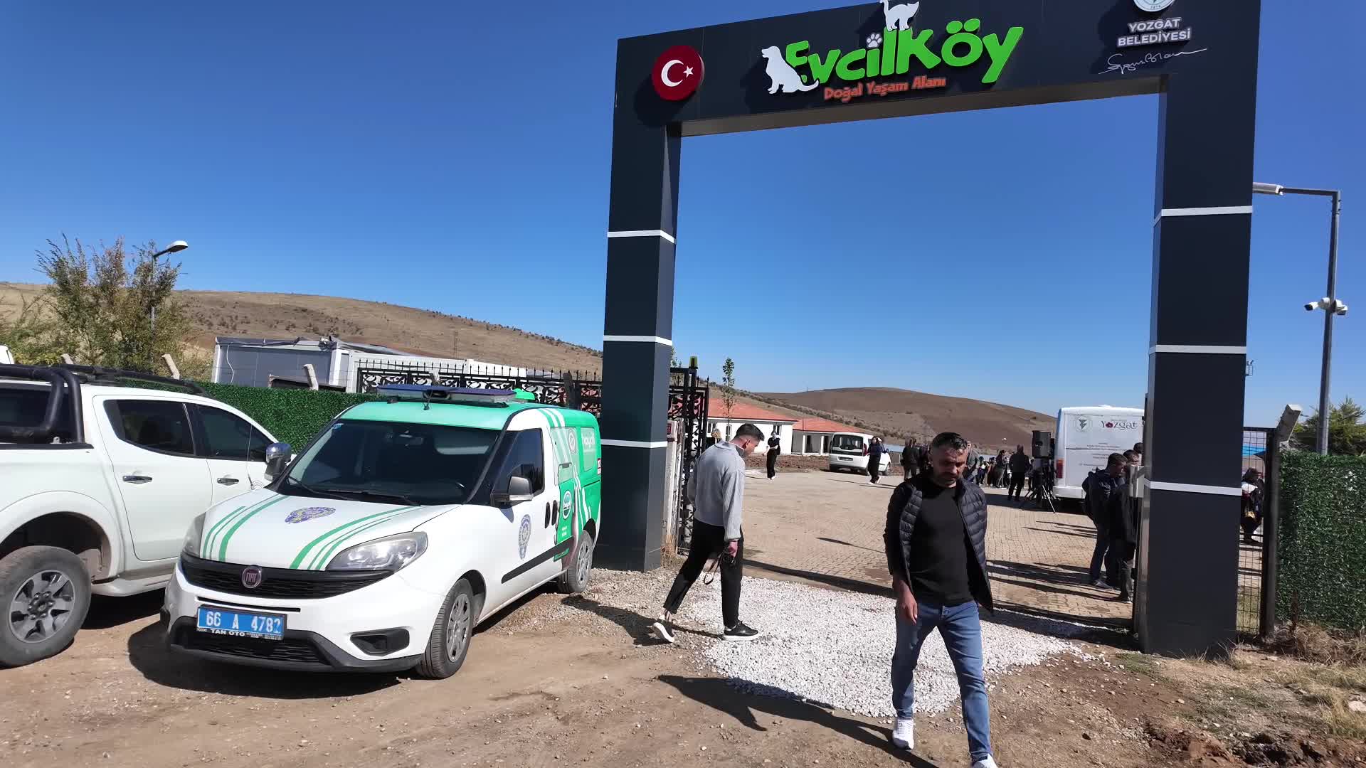 Yozgat’ta "Kedi Köyü" kapılarını minik ziyaretçilerine açtı