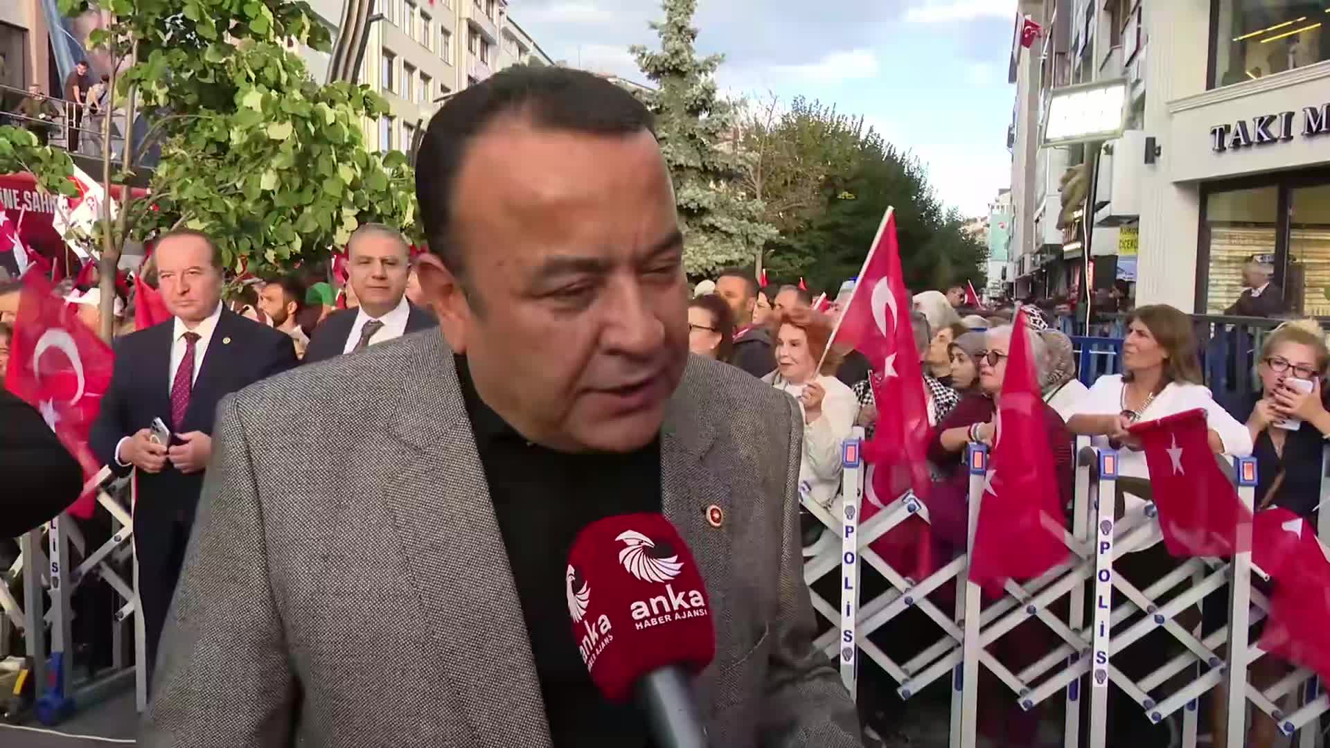 CHP'nin "Millet İradesine Sahip Çıkıyor" mitingi... Adnan Beker: "Vatandaş da geçim sıkıntısı var, yoksulluk var, insanlar perişan"