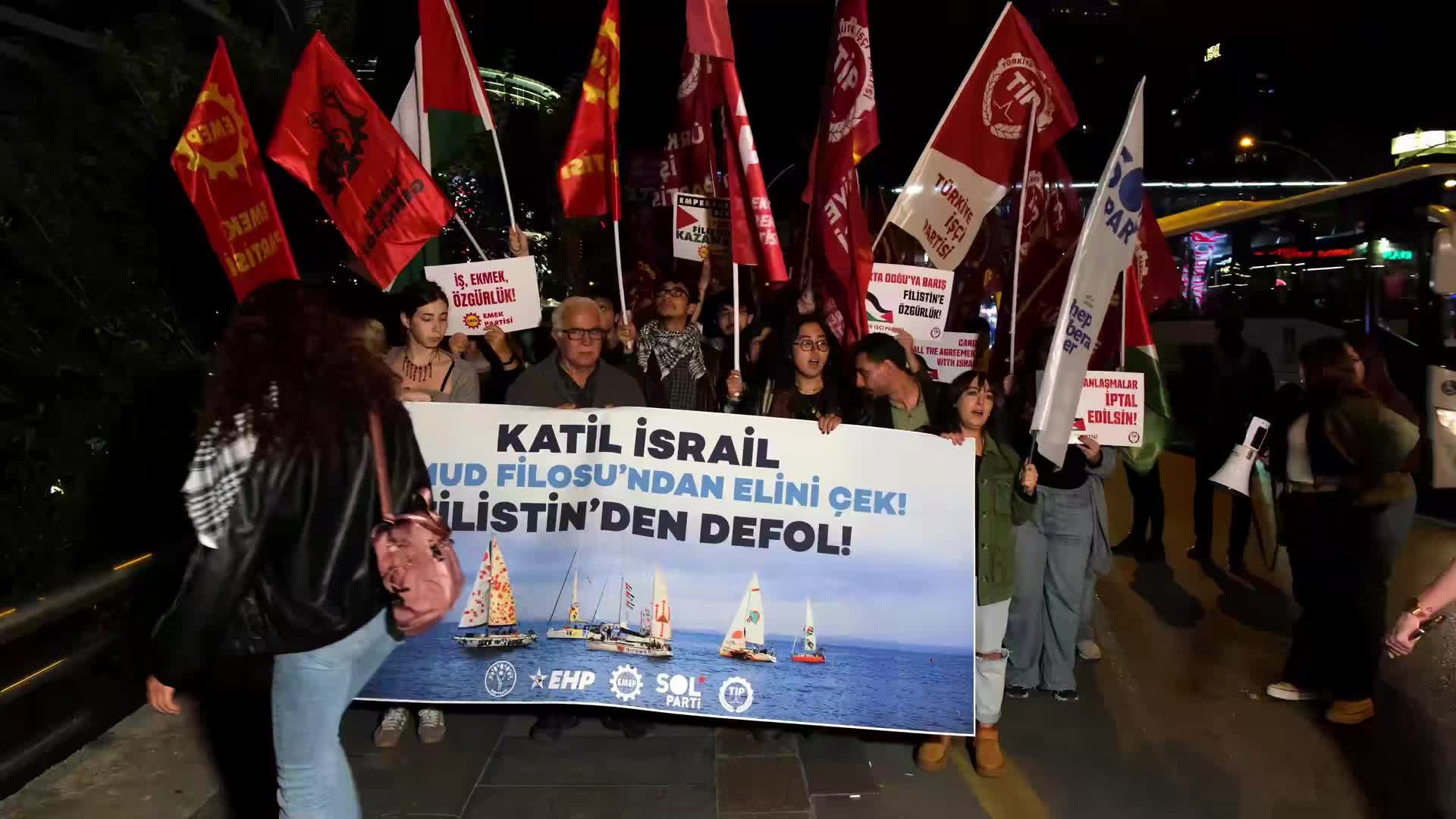 DEM Parti, EHP, EMEP, Sol Parti ve TİP'in Ankara il örgütlerinden İsrail Büyükelçiliği önünde protesto