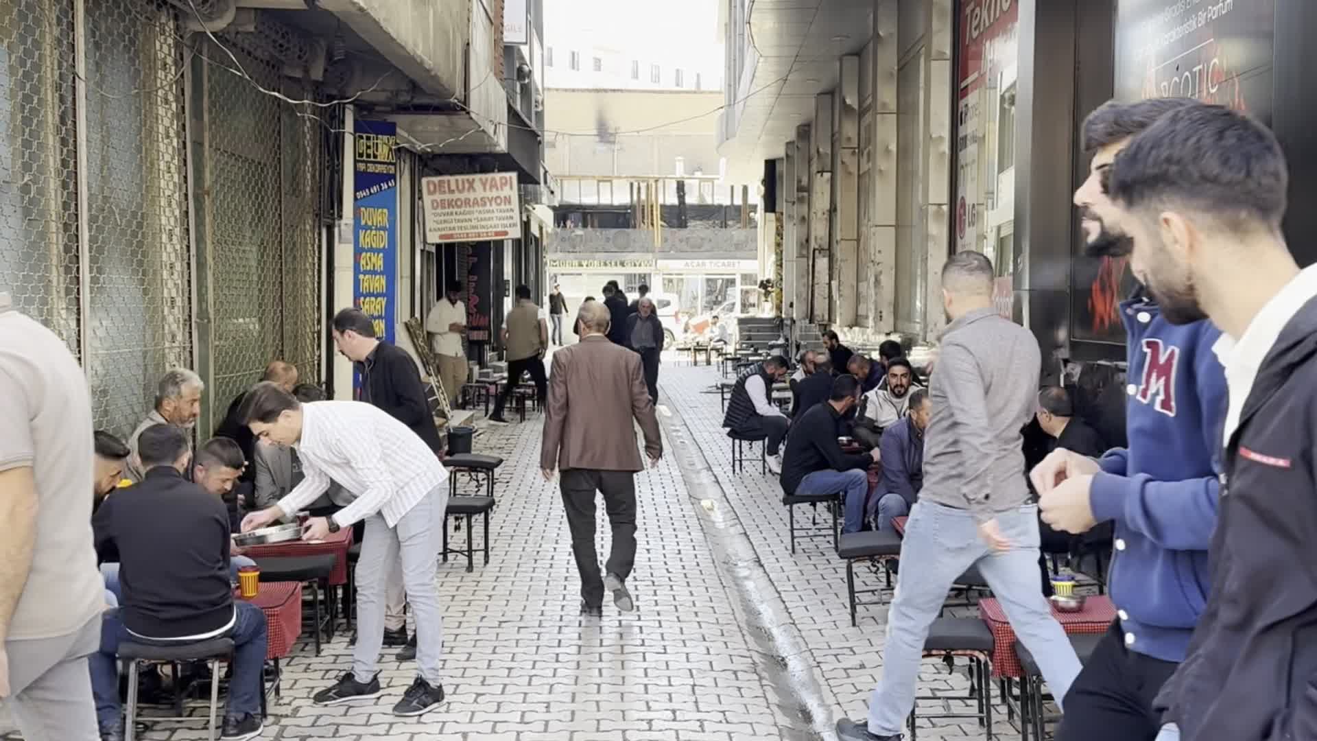 Hakkari’de vatandaşlar işsizlikten dert yandı: Gençler ya kahvehanede ya da göç ediyor