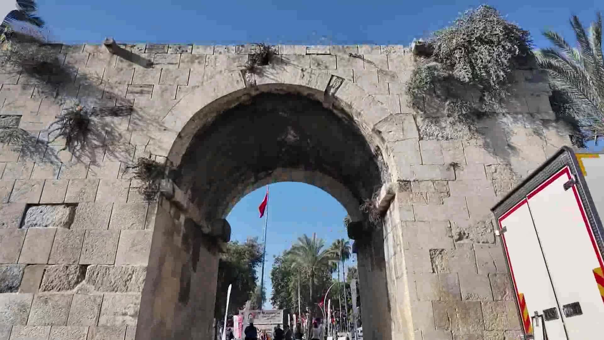 Mersin Büyükşehir Belediyesi iş birliğinde düzenlenen "4. Kleopatra Bisiklet Festivali" başladı