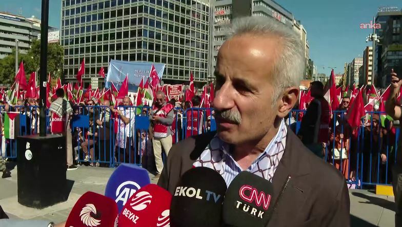 Bakan Uraloğlu, Ankara'daki Filistin'e destek yürüyüşüne katıldı: "Başkenti Doğu Kudüs olan bir Filistin devleti kurulana dek mücadele edeceğiz"