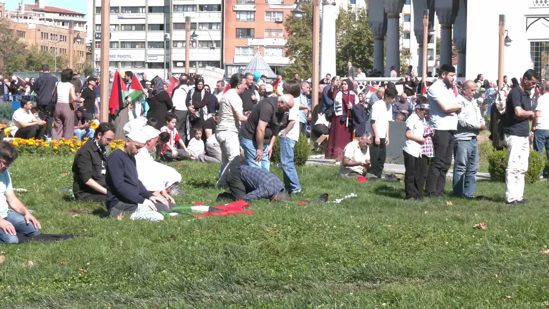 Ankara'da, "Gazze Kararlılık Yürüyüşü" düzenlendi... "Filistin'in özgürlüğü için, adalet için, insanlık için buradayız"