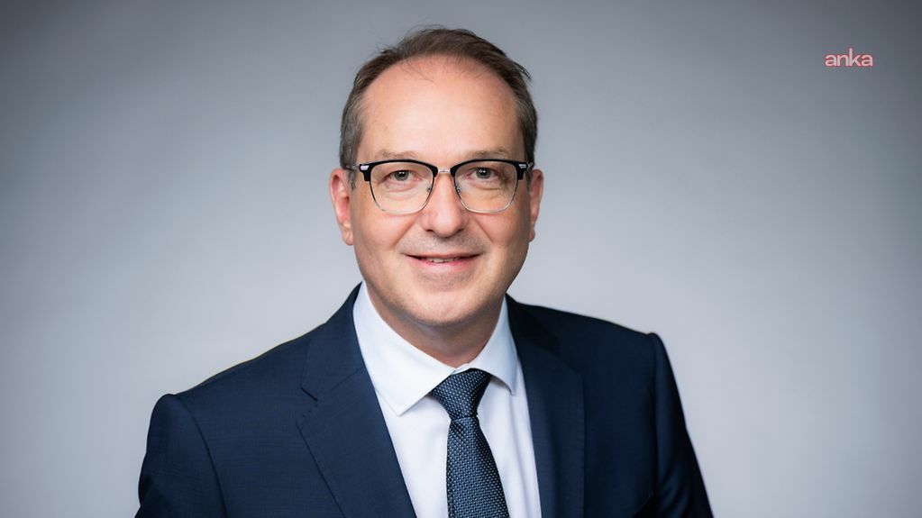 Almanya İçişleri Bakanı Alexander Dobrindt : “Almanya drone tehdidine karşı savunma merkezi kuracak”