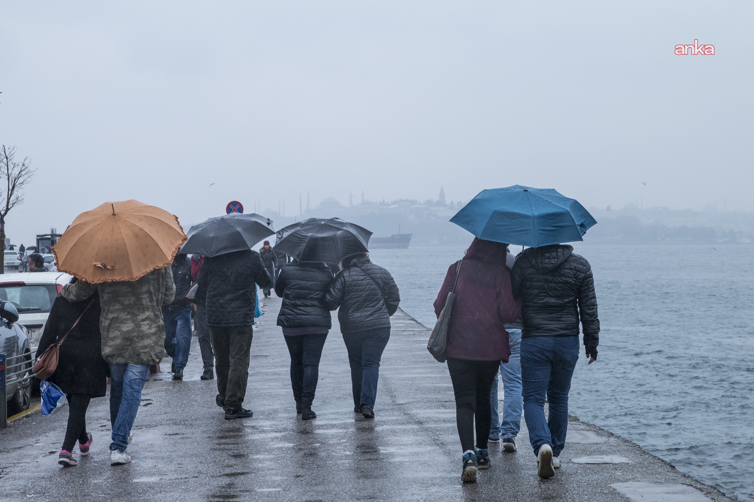 AKOM uyardı: Soğuk ve yağışlı hava bu gece İstanbul’da başlıyor