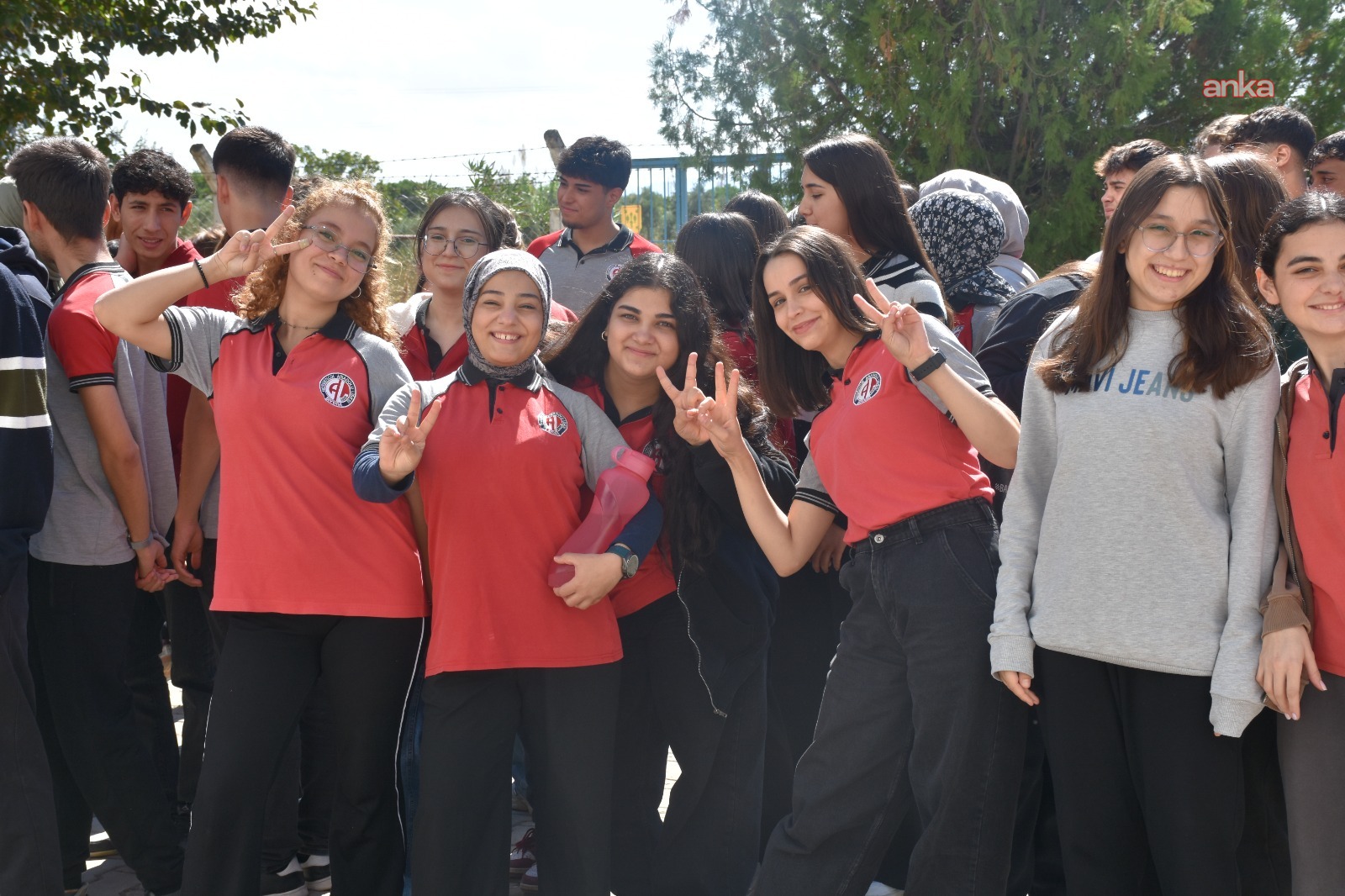 Germencik Belediyesi Sokak Hayvanları Tedavi ve Rehabilitasyon Merkezi’ne öğrencilerden anlamlı bağış