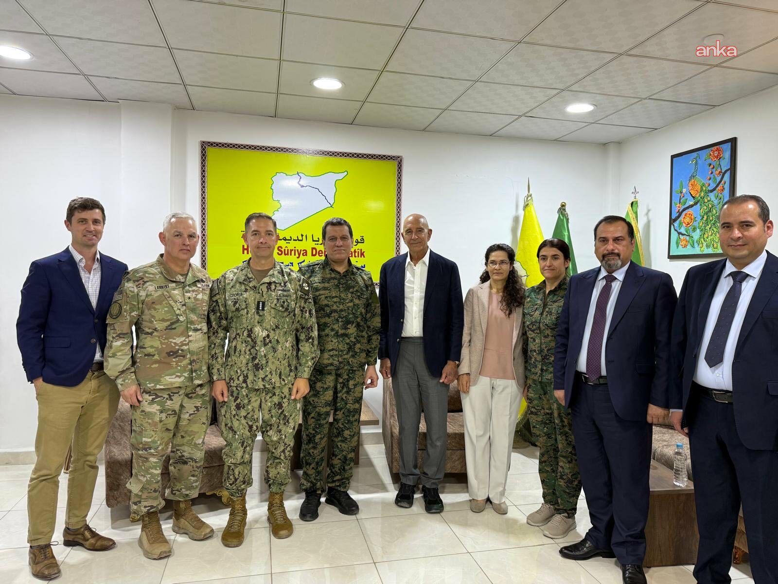 ABD Büyükelçisi ve Suriye Özel Temsilcisi  Barrack ve CENTCOM Komutanı Cooper, SDG lideri Abdi ile görüştü