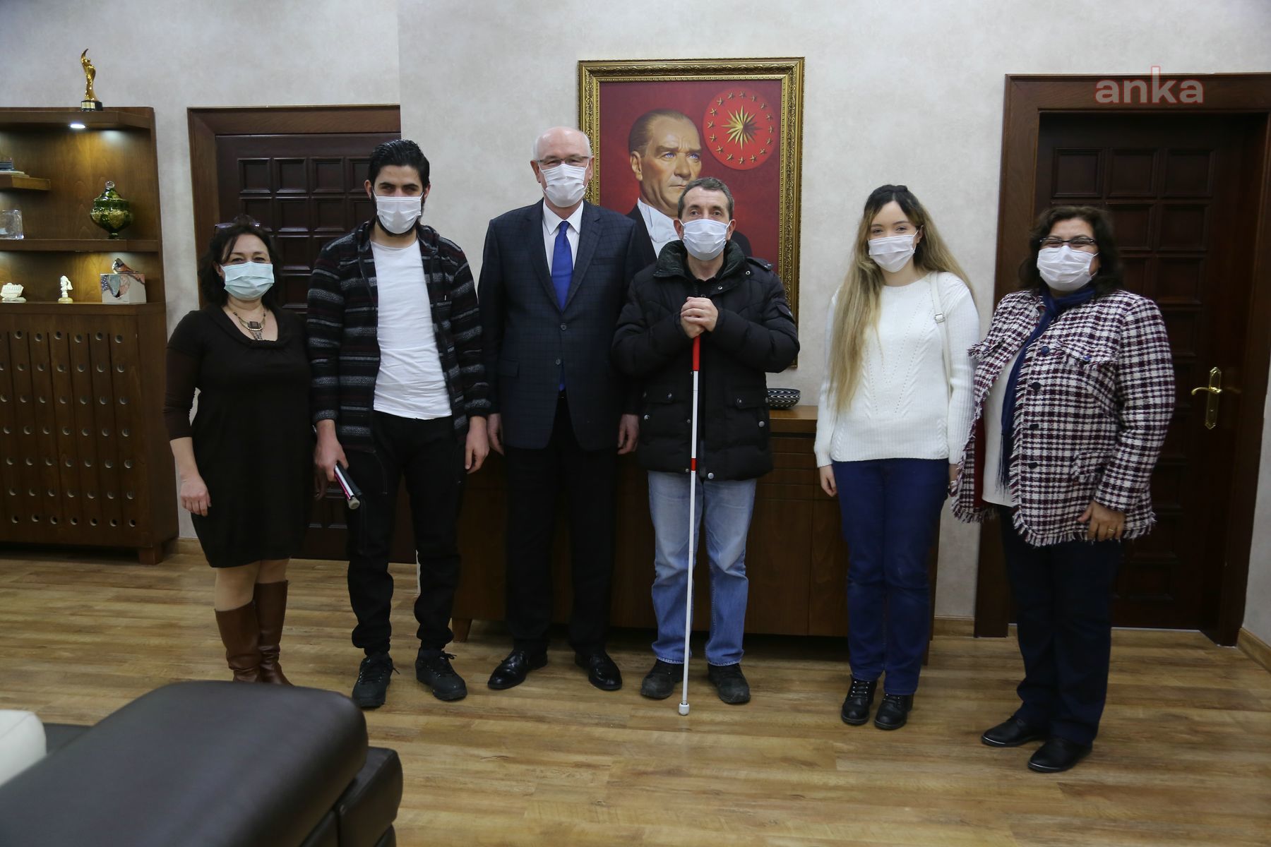 BAŞARILI SPORCULARDAN ODUNPAZARI BELEDİYE BAŞKANI KURT'A ZİYARET