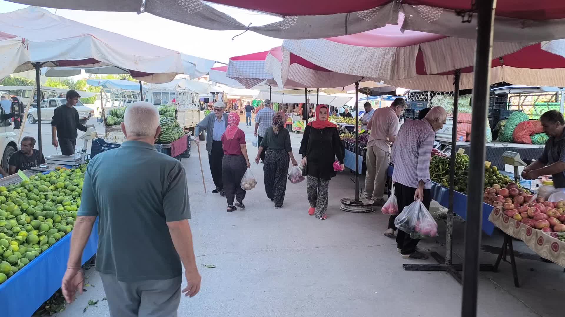 Osmaniyeli vatandaş: "Emekliyim, maaşımız eridi yetiştiremiyoruz"