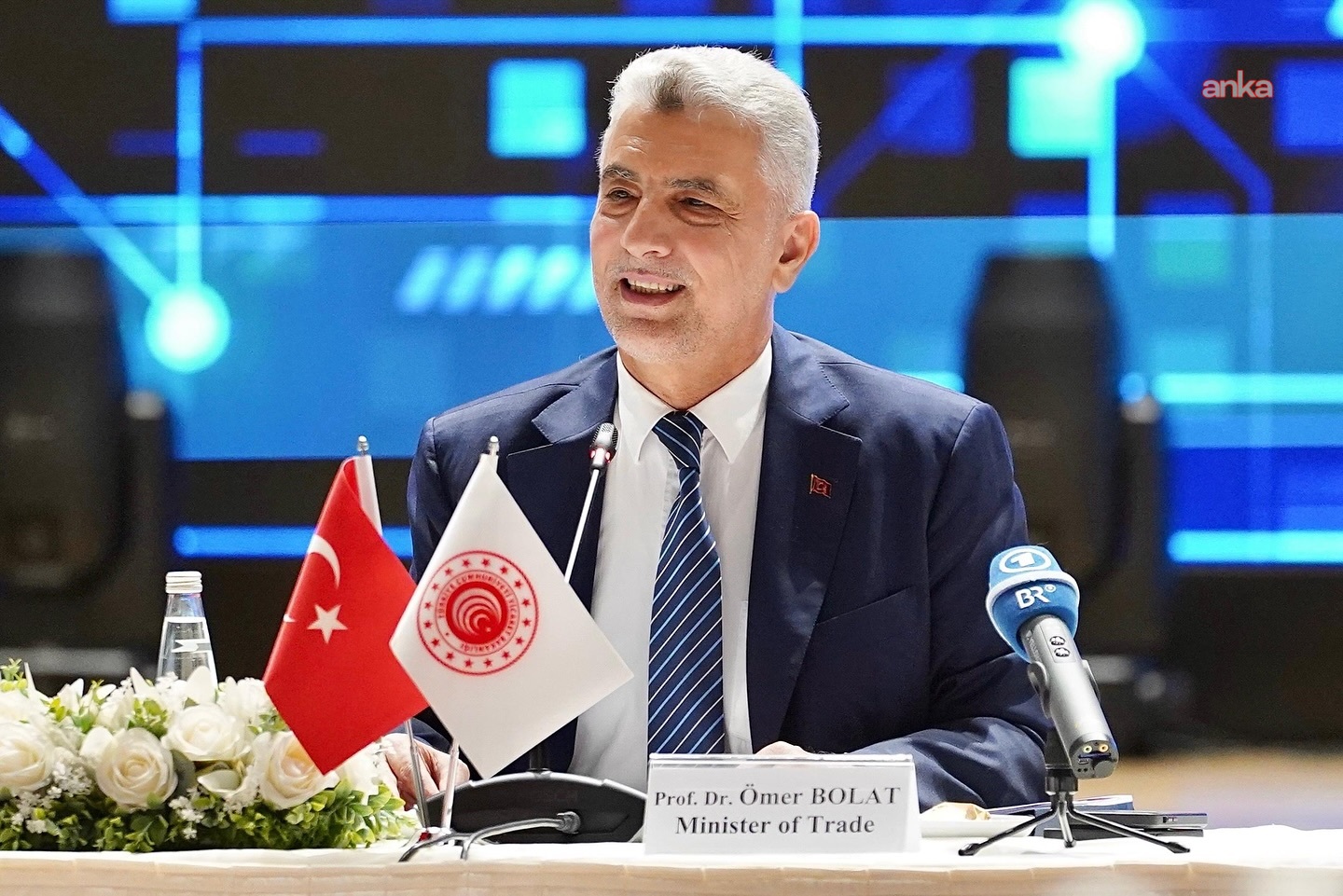 Ömer Bolat, Dış Ticaret Beklenti Anketi'ni değerlendirdi: "Yıl sonu OVP hedefimiz olan 273,8 milyar dolara ulaşmak için tüm gücümüzle çalışmaya devam ediyoruz"