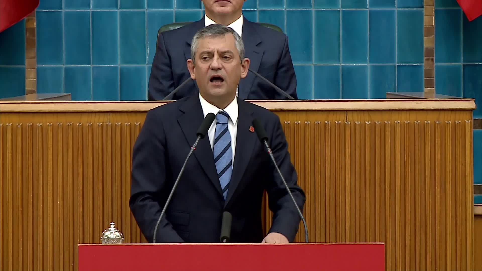 CHP grup toplantısı... Özgür Özel: "Zorunlu eğitim dışı kalan çocuk sayısı bu sene yüzde 38 artarak 611 bine ulaştı"