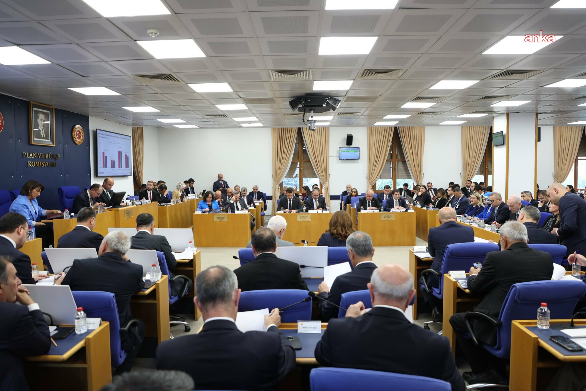 TBMM Plan ve Bütçe Komisyonu... DEM Partili Oluç: Yastık altı altınların enflasyona sebep olduğu konusundaki ısrarı çok anlaşılır bulmuyoruz