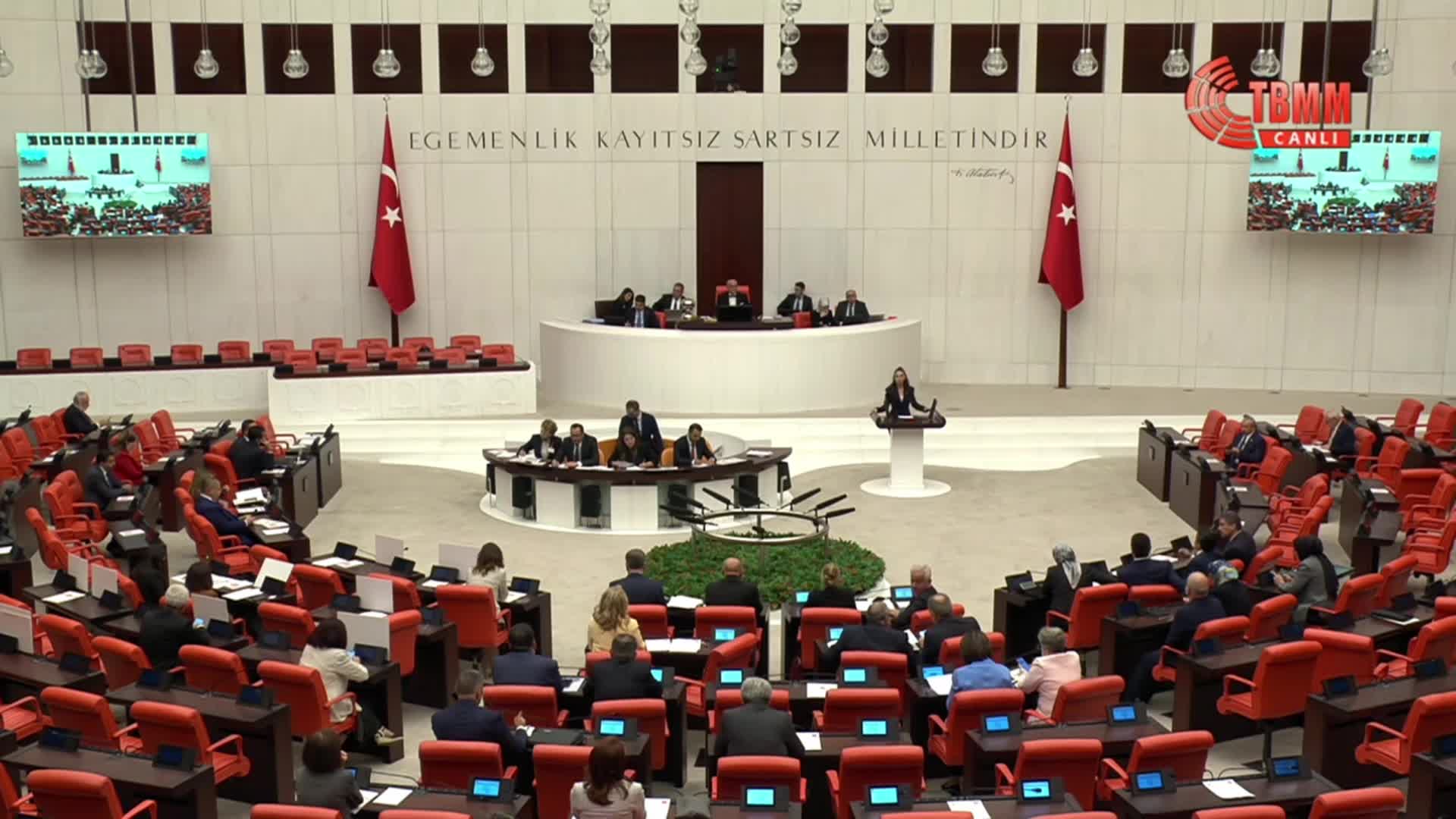 TBMM Genel Kurulu... Gizem Özcan: KYK bursu üniversite yemekhanesinde iki öğüne zor yetiyor