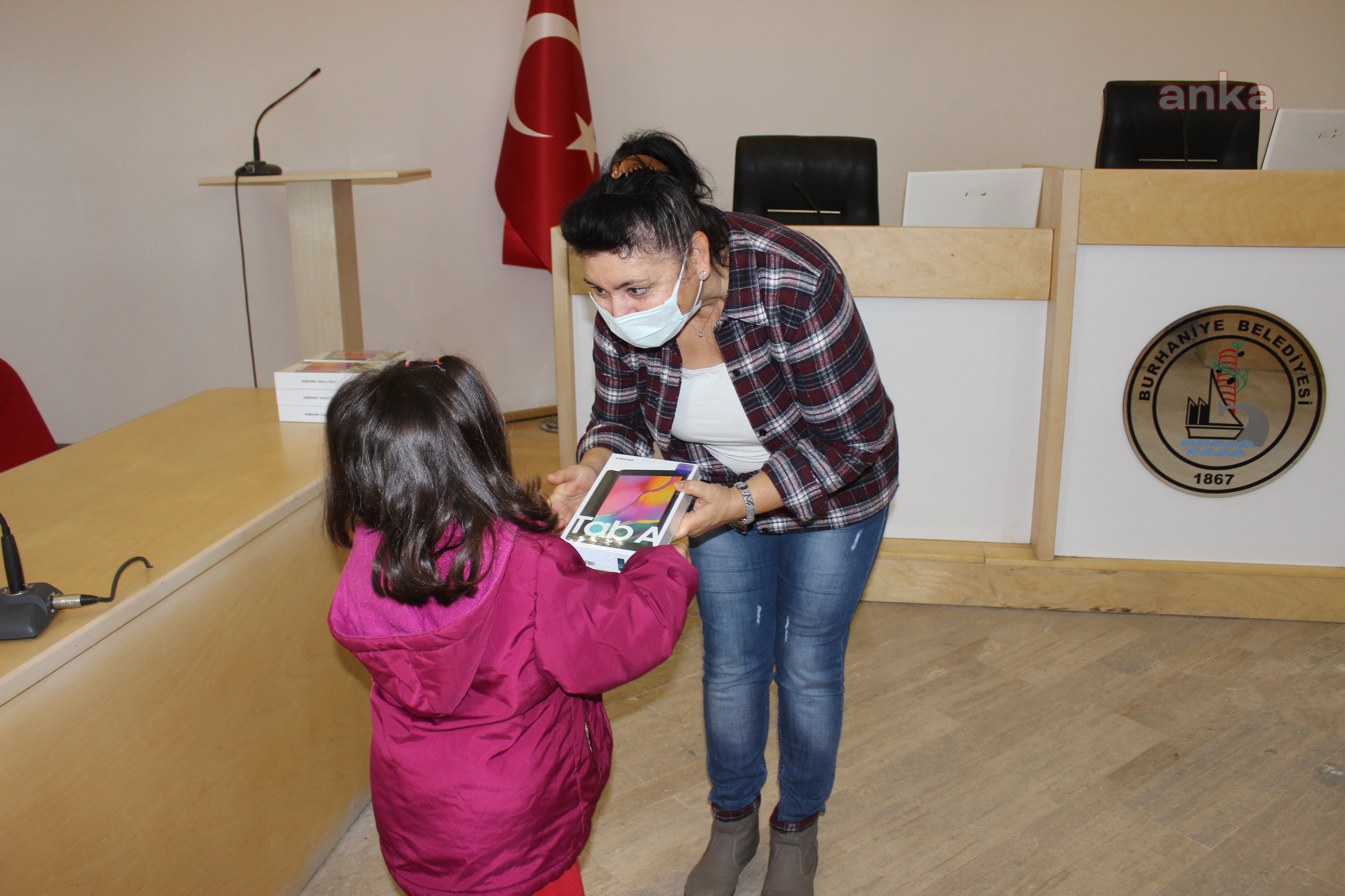 BURHANİYE’DE TABLET KAMPANYASI REKORA KOŞUYOR