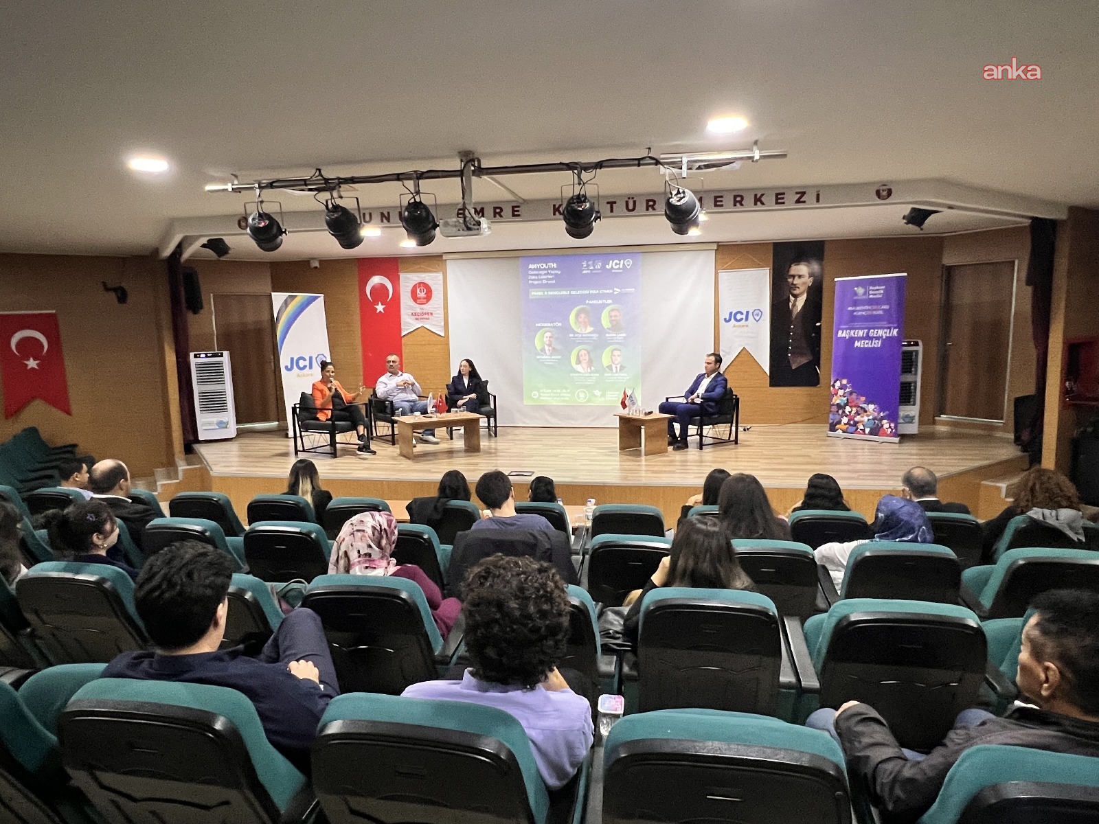 Keçiören'de "Geleceğin Yapay Zekâ Liderleri Projesi Zirvesi" düzenlendi