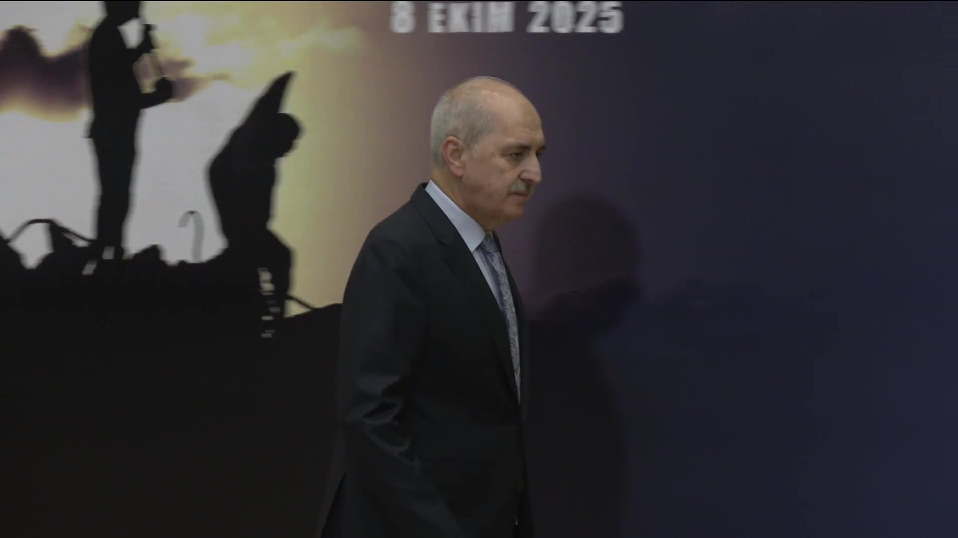 Numan Kurtulmuş: “Alıkonulan üç milletvekilimizin Türkiye'ye getirilmesi için çalışma başlattık. Açıkça uyarıyorum, milletvekilimizin kılına zarar gelirse hesabını dünya kamuoyu önünde verecek olan sizlersiniz”