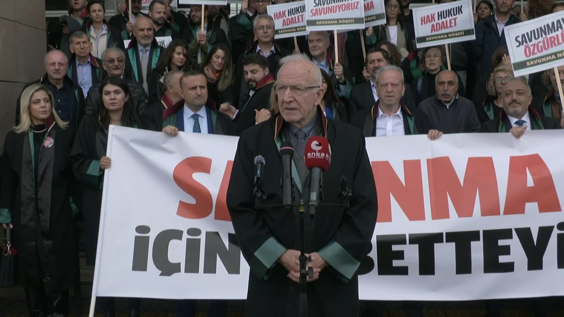 "Savunma Nöbeti" devam ediyor... Ankara Barosu Başkanı Mustafa Köroğlu: Hâlâ bizden alamayacakları bir şey var, seçme özgürlüğümüz...
