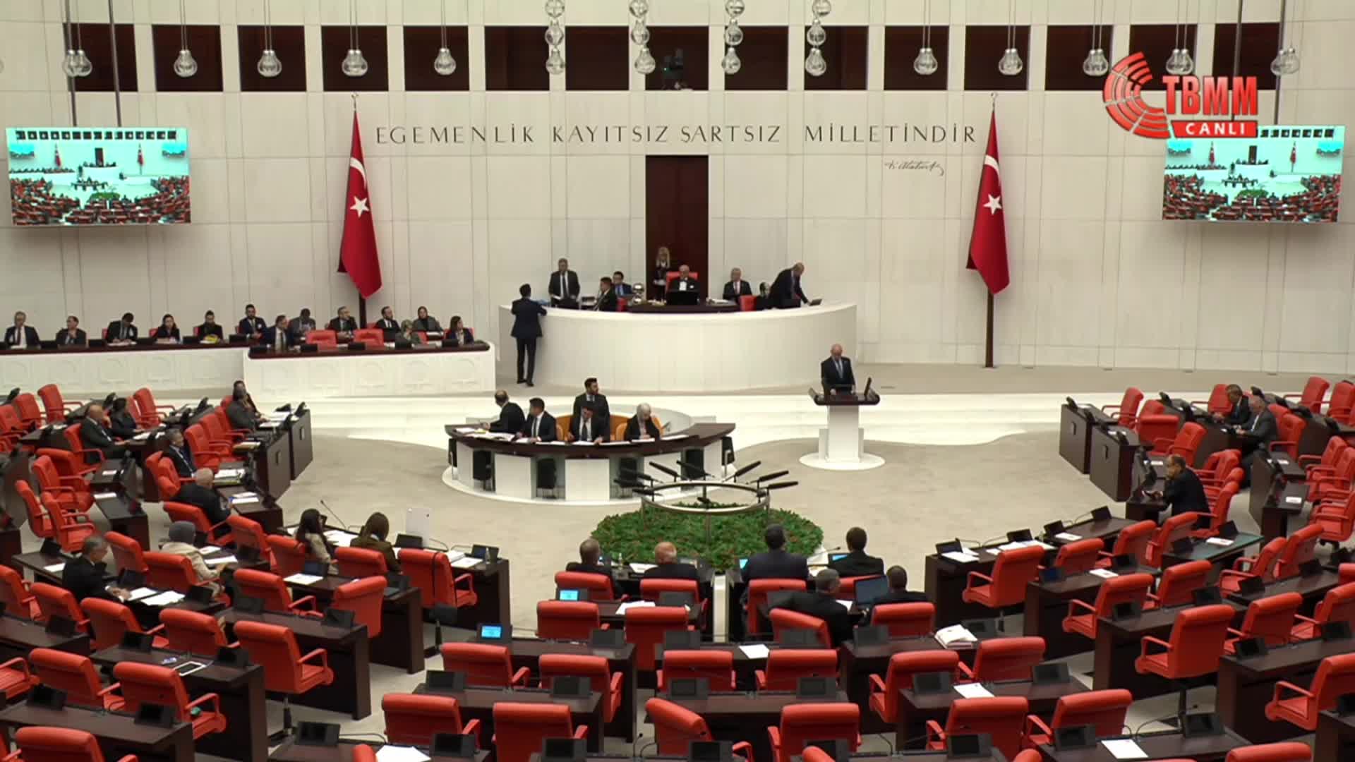 TBMM Genel Kurulu'nda Abdullah Öcalan'a tezahürat tartışması...  İYİ Partili Poyraz: Benim derdim bir katili masum bir barış güvercini olarak göstermeleri