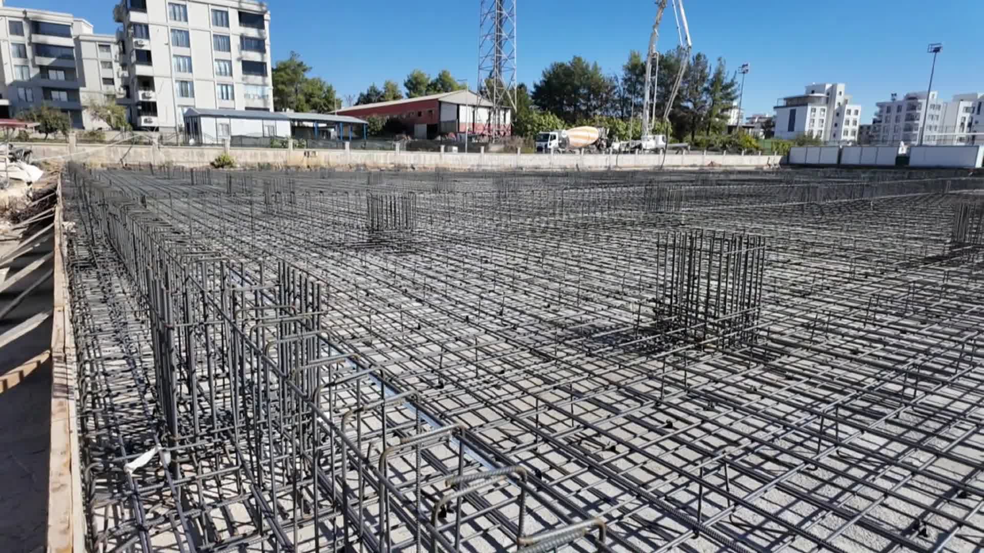 Adıyaman Belediyesi Ek Hizmet Binası'nın temel betonu döküldü