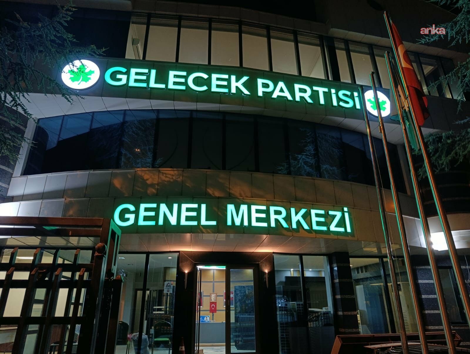 Gelecek Partisi yeni genel merkez binasına taşınıyor