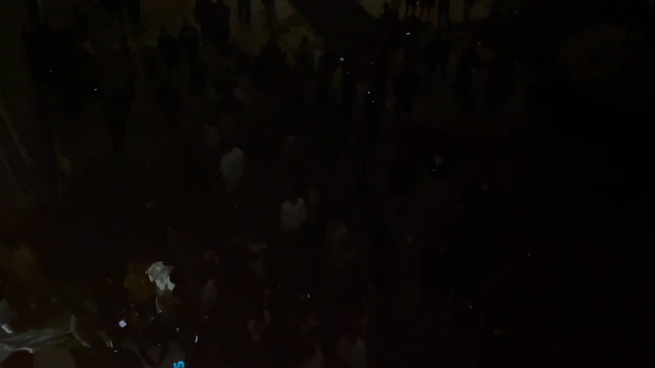 Artvin'de Çiçek Nine KYK Yurdu’nda geçici olarak kalan erkek öğrenciler, yurdun kız öğrencilere tahsis edilmesine tepki gösterdi