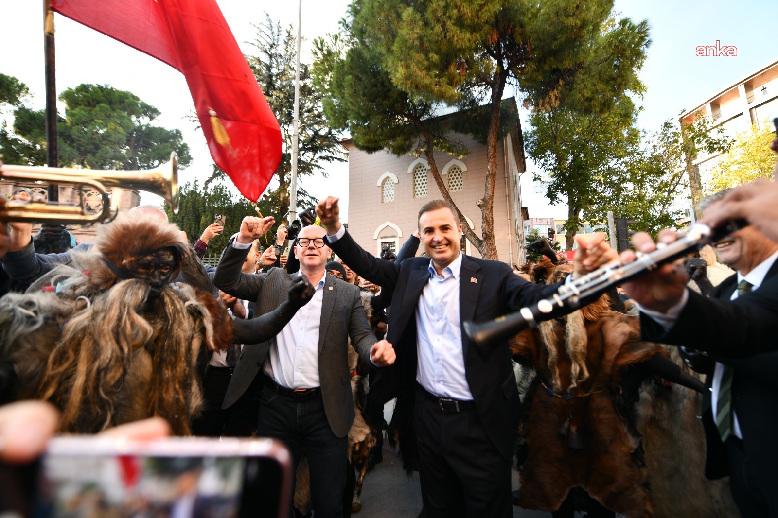 Dünya Balıkesirliler Günü'nde renkli kortej