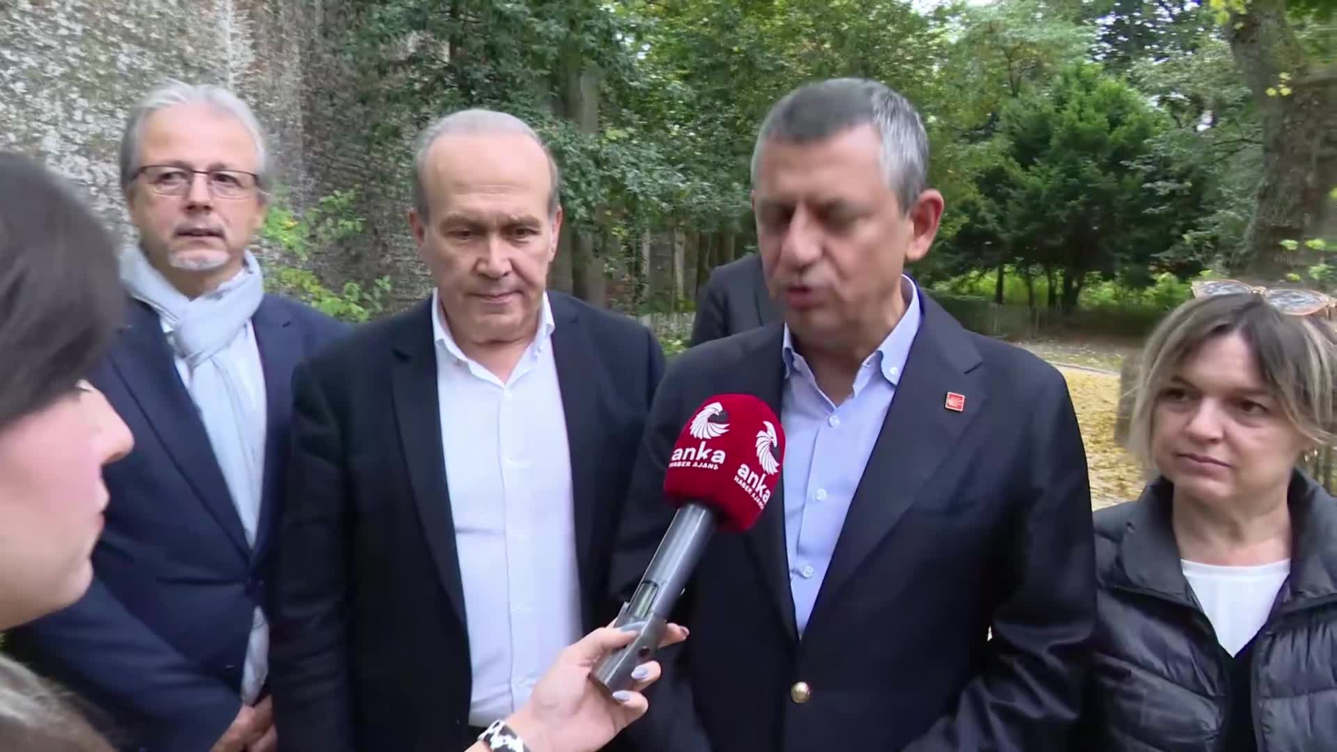 Özgür Özel: “Merak ettikleri bir şey varsa çağırsınlar. Mansur Bey tüm sorulara cevap verebilecek öz güvene sahip"