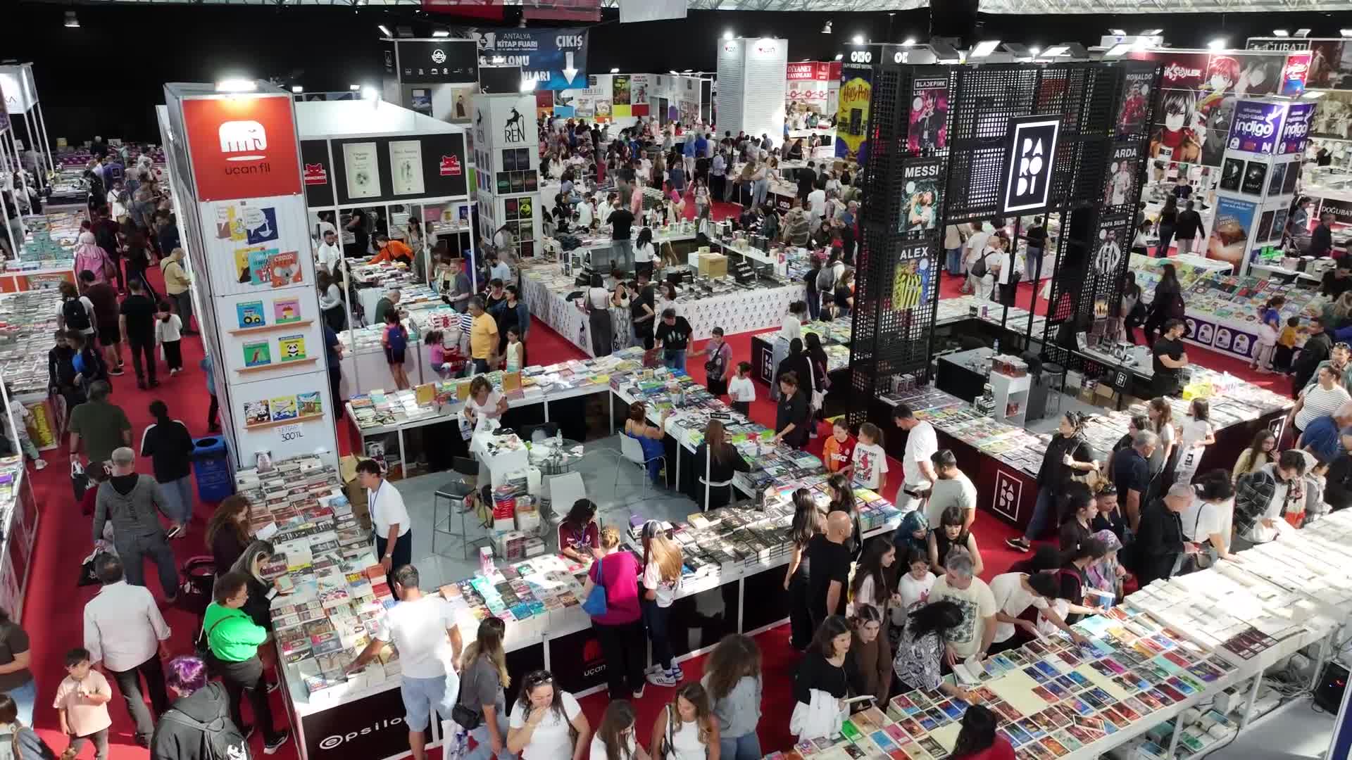 15. Antalya Kitap Fuarı'na yoğun ilgi: 10 günde 1 milyon 103 bin 846 ziyaretçi