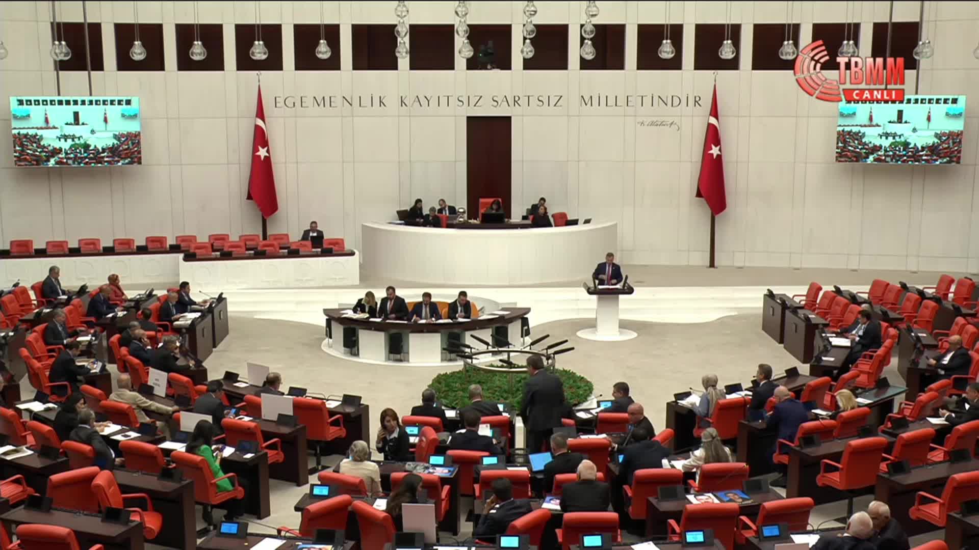 Selçuk Özdağ’dan TBMM’de restorasyon tepkisi: Tarihimize paslı hançer saplanıyor