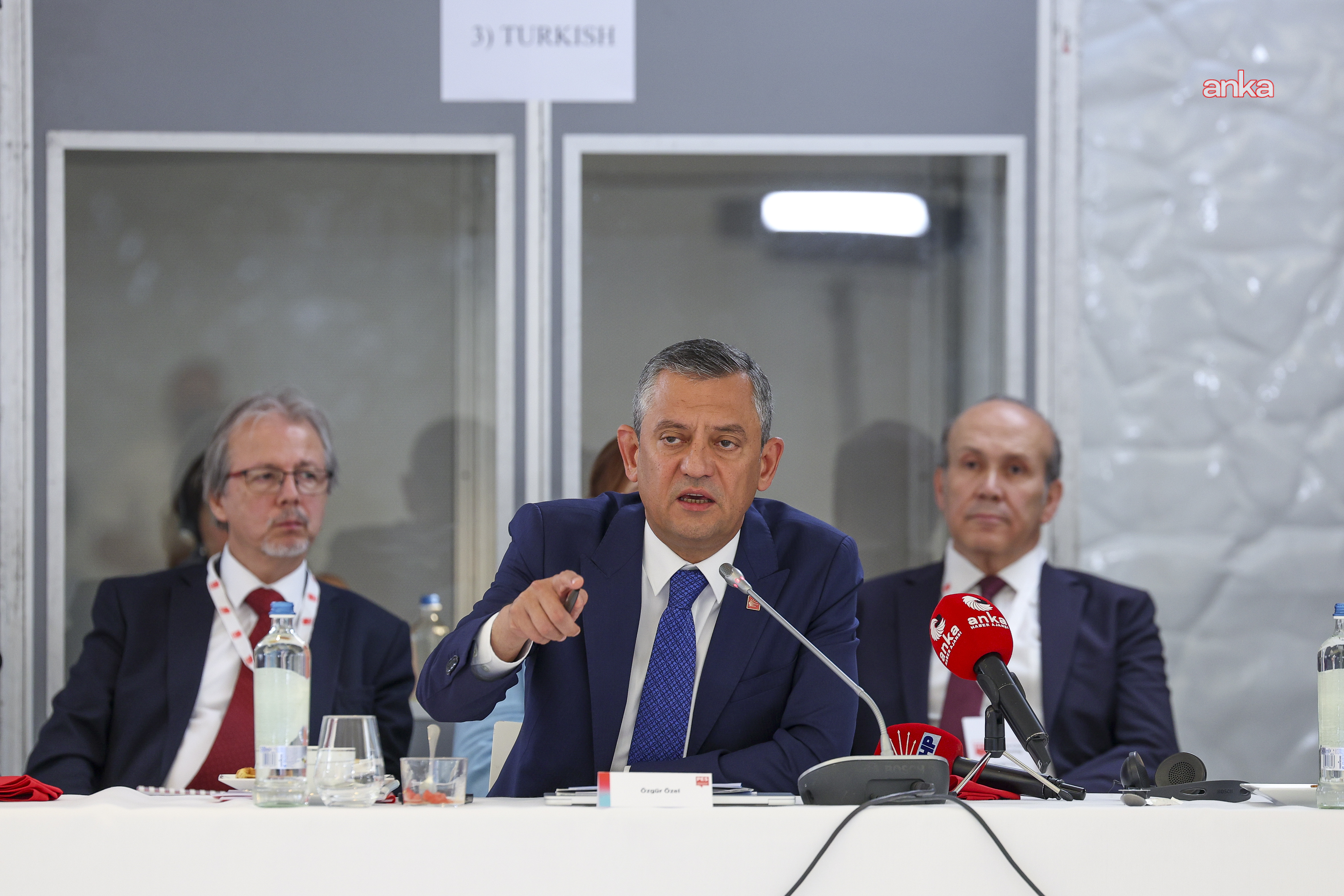Özgür Özel, PES Kongresi için yarın Amsterdam’a gidecek
