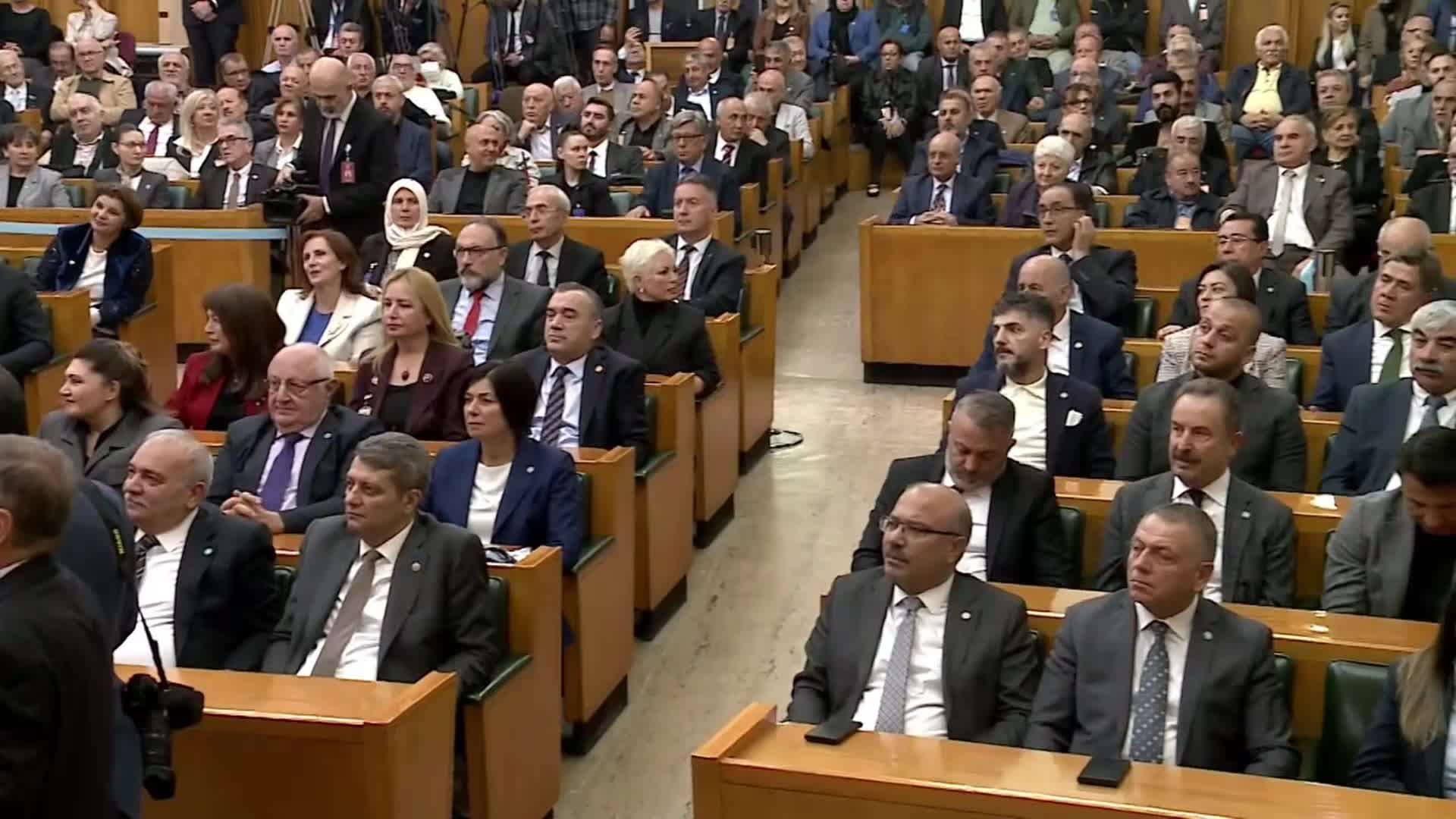 İYİ Parti Grup Toplantısı... Dervişoğlu: "Siz bu milletin başına bela olan bir terör örgütünün siyasi uzantısısınız. En az onlar kadar da alçaksınız"