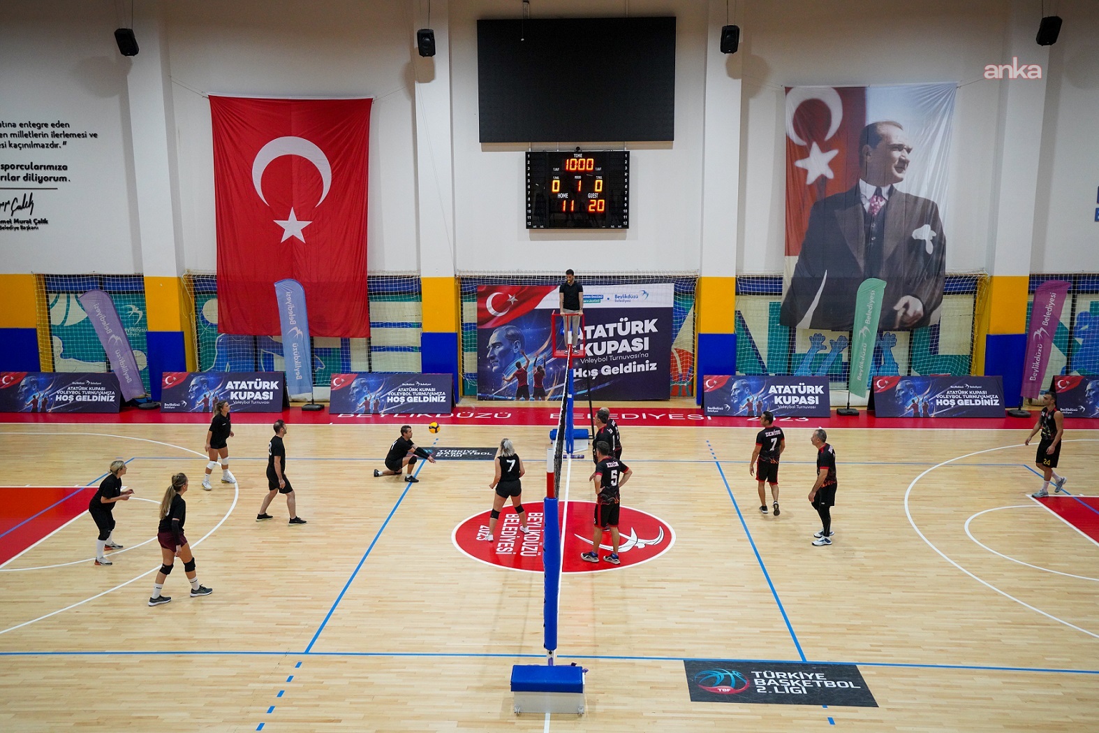 Beylikdüzü Belediyesi’nin düzenlediği "Atatürk Kupası Voleybol Turnuvası" başladı