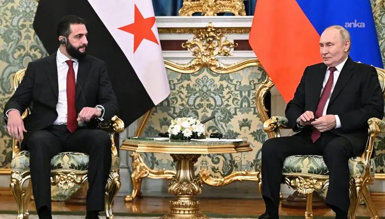 Suriye geçici Cumhurbaşkanı Şara, Moskova’da Rusya Devlet Başkanı Putin ile ilk kez görüştü; Suriye'deki Rus askeri üsleri gündemdeydi