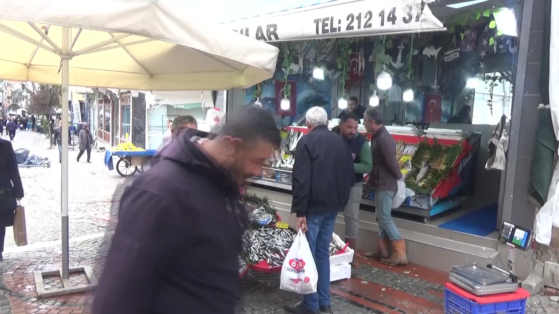 Edirne'de hamsinin satış fiyatı yarı yarıya düştü