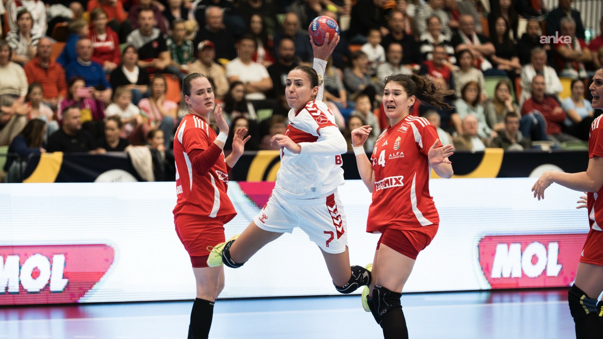 A Milli Hentbol Takımı Macaristan’a 43-30 mağlup oldu