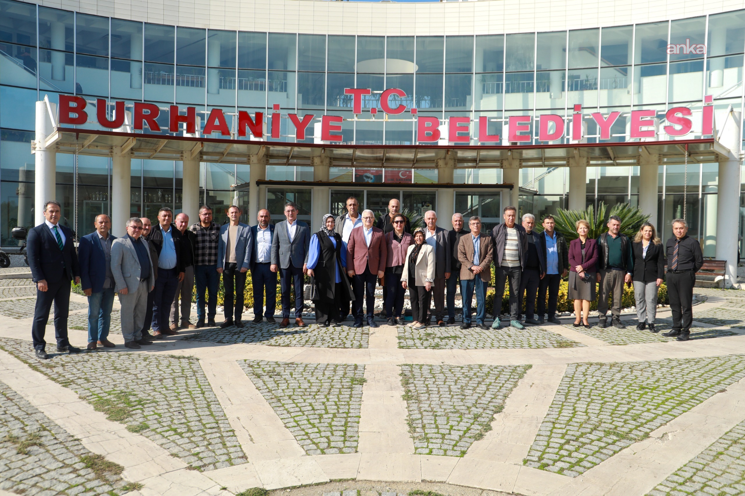 Muhtarlar, Burhaniye Belediyesi'nde bir araya geldi