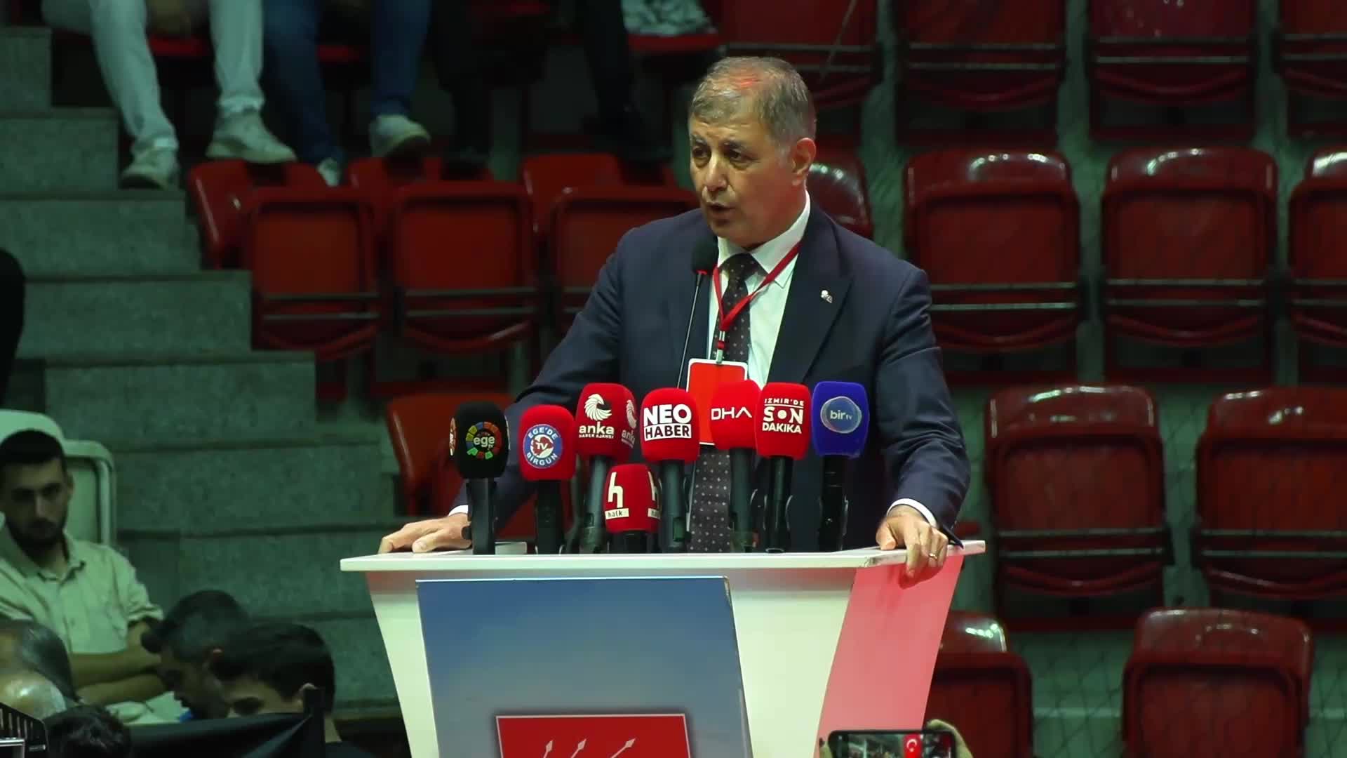 39'uncu CHP İzmir Olağan İl Kongresi… İzmir Büyükşehir Belediye Başkanı Cemil Tugay: Bütün mücadele hayatı boyunca kardeşimin yanındayım