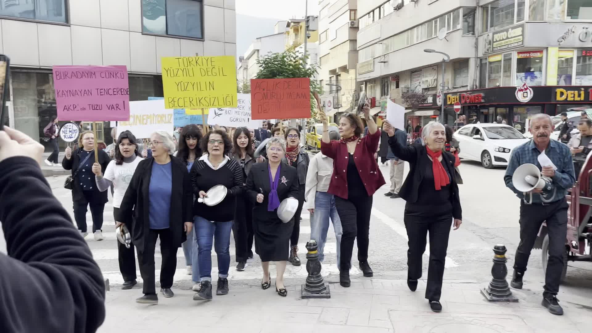 CHP Karabük Kadın Kolları Başkanı Ovacık: İktidar, yoksulluğu bitirmek yerine yönetmeyi seçti