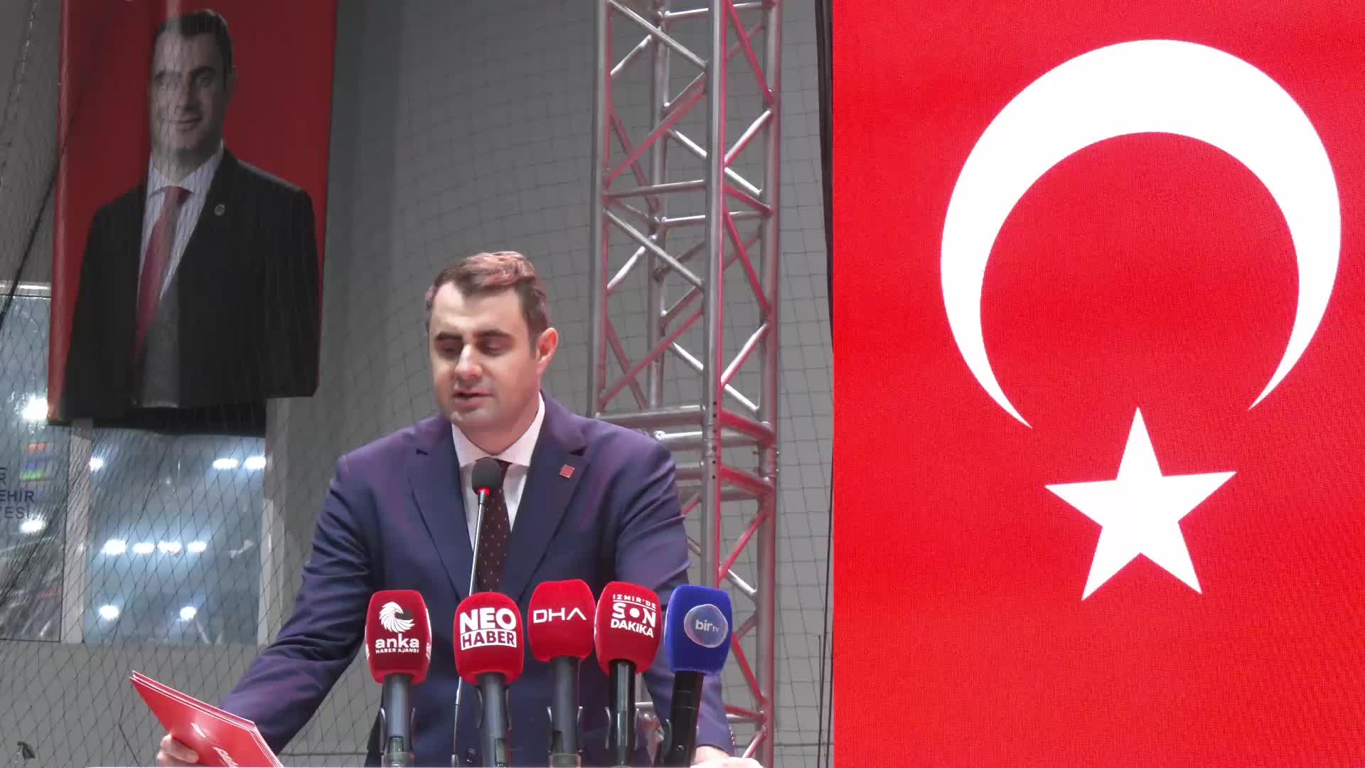 CHP 39. İzmir Olağan İl Kongresi'nde Çağatay Güç, il başkanı seçildi