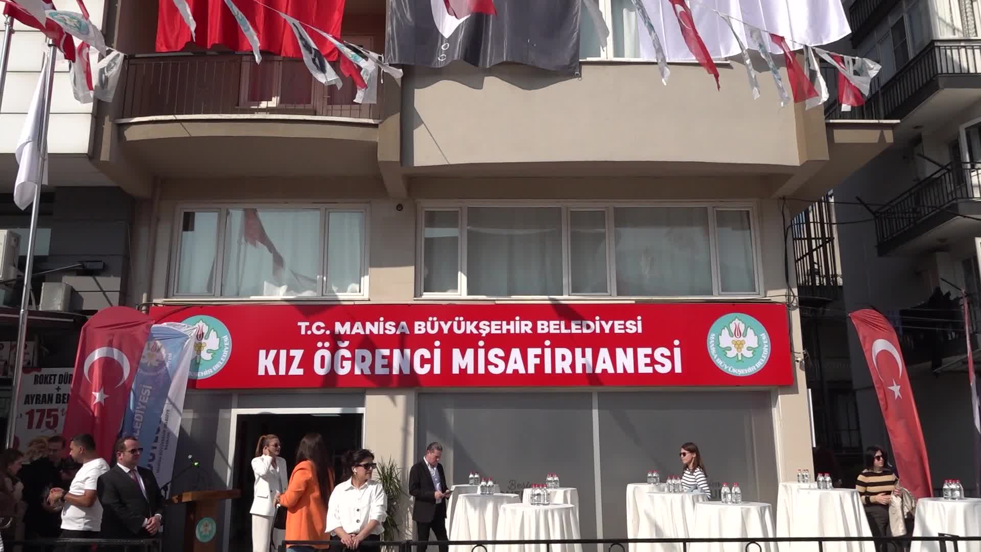 Manisa Büyükşehir Belediyesi’nden üniversite öğrencilerine yurt desteği